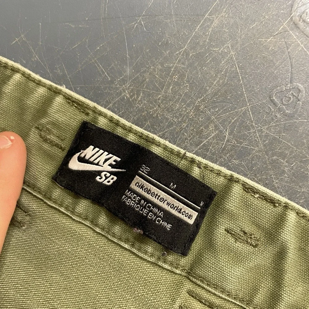 Nike SB Pants Mens 32 (fit 31x29) Distressed Skater Paint Faded Stash Pocket
